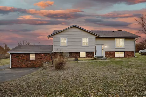 2355 Carrick Rd, Lexington, KY 40511