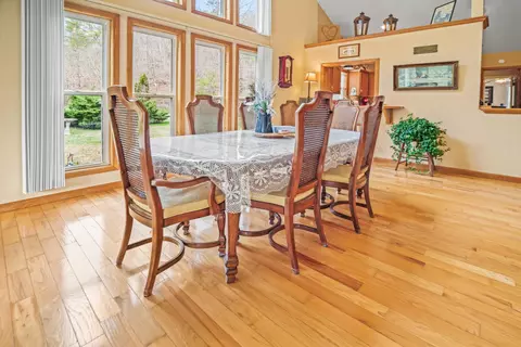 Dining - 2581 Corder Flats Rd, Strunk, KY 42649 photo 2 of 3