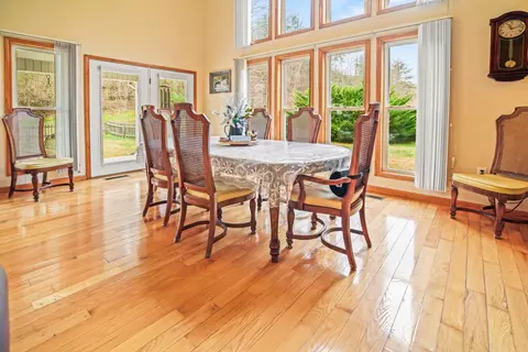 Dining - 2581 Corder Flats Rd, Strunk, KY 42649 photo 1 of 3