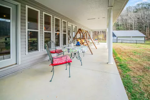 Exterior - 2581 Corder Flats Rd, Strunk, KY 42649 photo 8 of 16