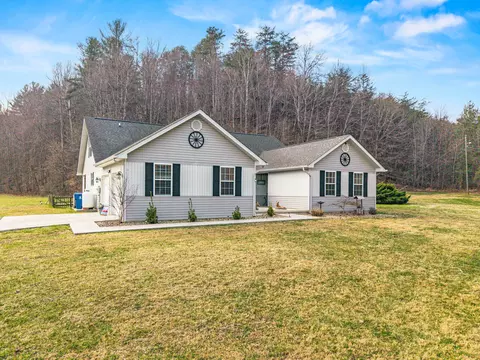 Exterior - 2581 Corder Flats Rd, Strunk, KY 42649 photo 2 of 16