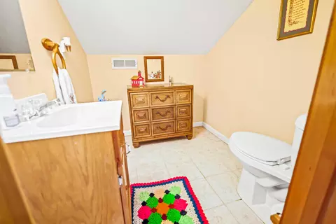 Bath - 2581 Corder Flats Rd, Strunk, KY 42649 photo 5 of 6
