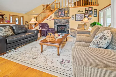 Living - 2581 Corder Flats Rd, Strunk, KY 42649 photo 3 of 3
