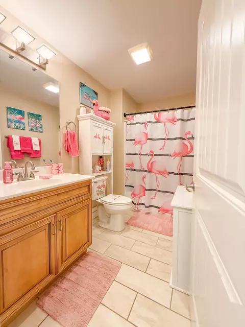 Bath - 128 Lynne Dr, Berea, KY 40403 photo 3 of 3