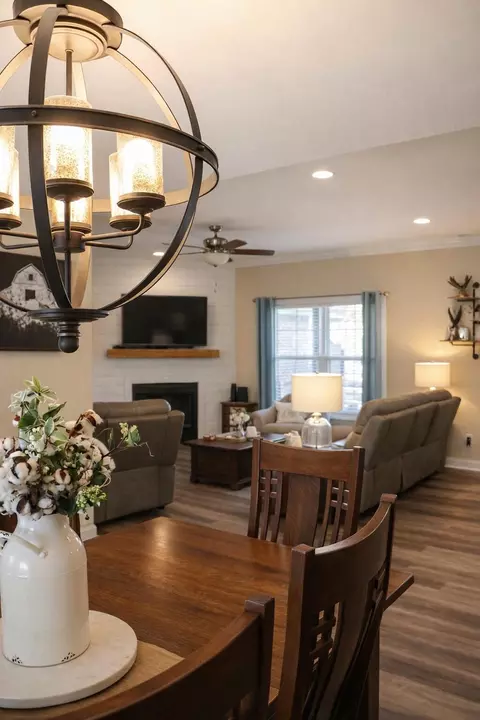 Dining - 128 Lynne Dr, Berea, KY 40403 photo 1 of 4