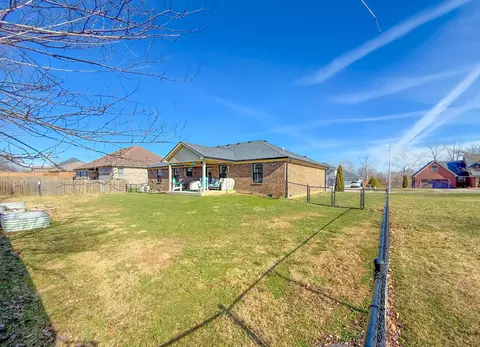 Exterior - 128 Lynne Dr, Berea, KY 40403 photo 13 of 18