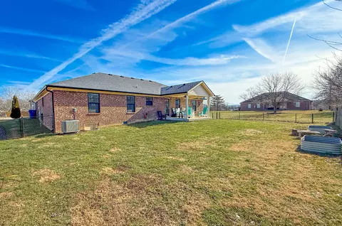 Exterior - 128 Lynne Dr, Berea, KY 40403 photo 16 of 18
