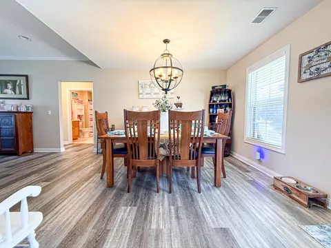 Dining - 128 Lynne Dr, Berea, KY 40403 photo 2 of 4