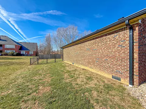 Exterior - 128 Lynne Dr, Berea, KY 40403 photo 12 of 18