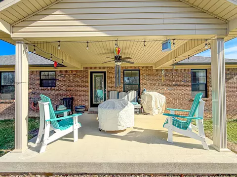 Exterior - 128 Lynne Dr, Berea, KY 40403 photo 2 of 18