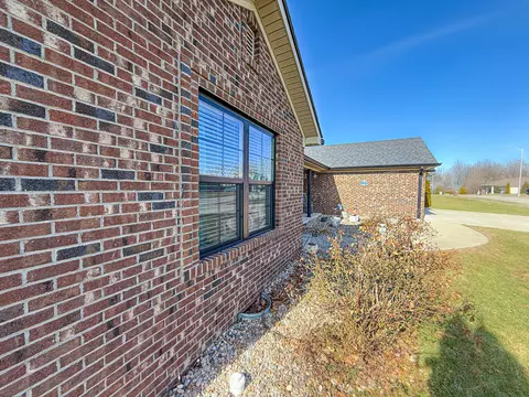 Exterior - 128 Lynne Dr, Berea, KY 40403 photo 11 of 18
