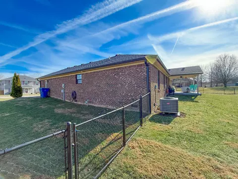 Exterior - 128 Lynne Dr, Berea, KY 40403 photo 15 of 18