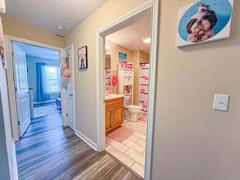 Entry Way - 128 Lynne Dr, Berea, KY 40403 photo 1 of 2