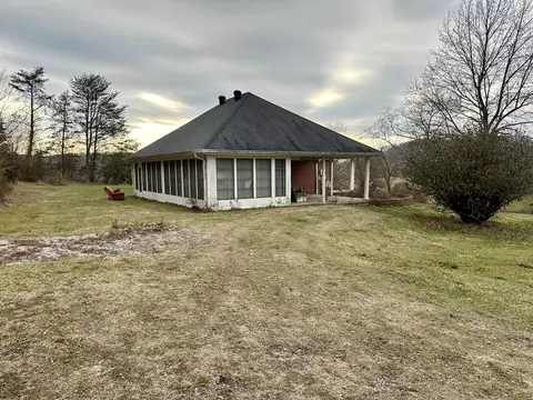 2937 Dripping Springs Rd, Crab Orchard, KY 40419