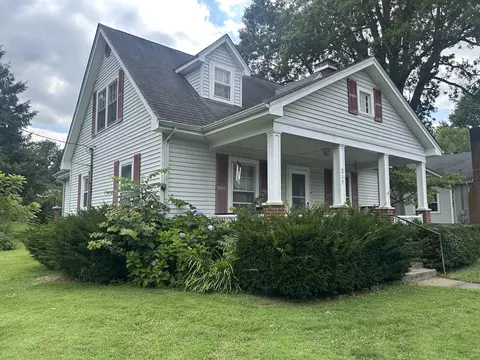217 W Stephens St, Midway, KY 40347