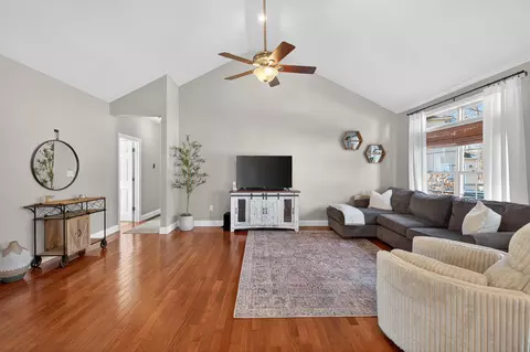 Living - 116 Harborside Ct, Georgetown, KY 40324 photo 2 of 2