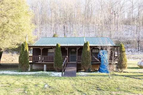 95 Castle Dr, Morehead, KY 40351 photo 1