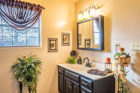 Bath - 827 Dean Rd, Mckee, KY 40447 photo 4 of 5