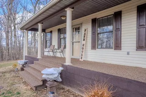 Exterior - 827 Dean Rd, Mckee, KY 40447 photo 3 of 10