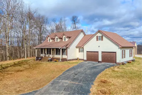 Exterior - 827 Dean Rd, Mckee, KY 40447 photo 7 of 10
