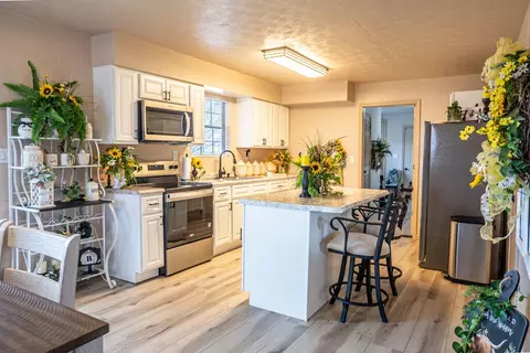 Kitchen - 827 Dean Rd, Mckee, KY 40447 photo 3 of 3