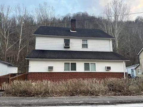 249 W Main St, Lynch, KY 40855