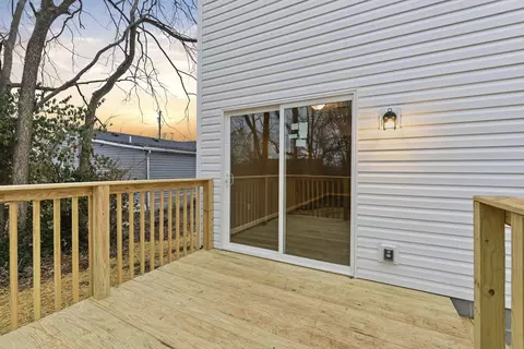 Exterior - 104 West St, Georgetown, KY 40324 photo 2 of 9