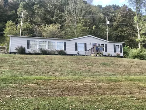 686 Ky 827 Hwy, Greenup, KY 41144