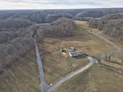 56 Dockery Rd, Russell Springs, KY 42642