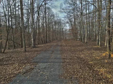 4 Carson Rd, Russell Springs, KY 42642