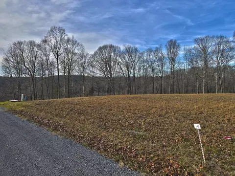 17 Dockery Rd, Russell Springs, KY 42642