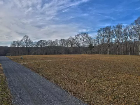 19 Dockery Rd, Russell Springs, KY 42642