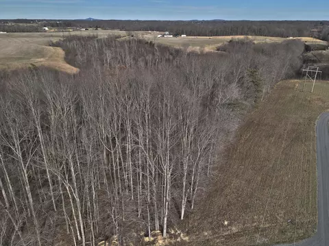 33 Dockery Rd, Russell Springs, KY 42642