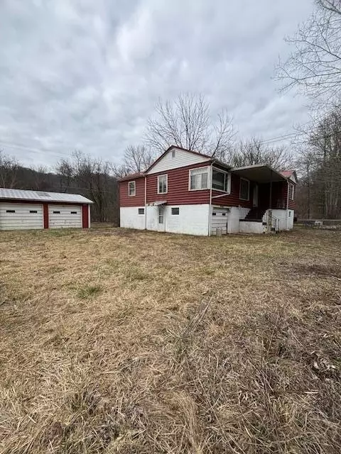 9465 Ky Rt 1428, Martin, KY 41649