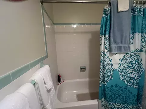 Bath - 228 Circle Dr, Morehead, KY 40351 photo 1 of 12