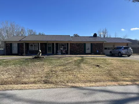Exterior - 228 Circle Dr, Morehead, KY 40351 photo 2 of 3