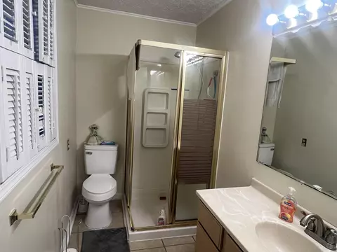 Bath - 228 Circle Dr, Morehead, KY 40351 photo 11 of 12