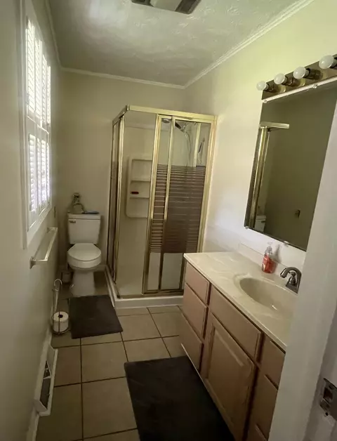 Bath - 228 Circle Dr, Morehead, KY 40351 photo 8 of 12
