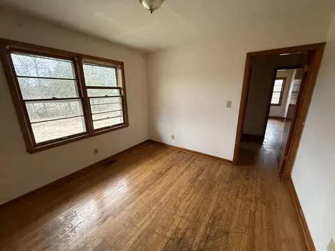 Bedroom - 214 Robin Dr, Liberty, KY 42539 photo 2 of 4
