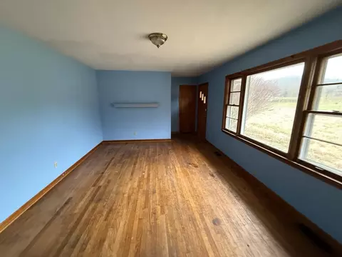 Living - 214 Robin Dr, Liberty, KY 42539 photo 1 of 1
