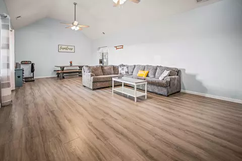 Living - 38 Beech Grove Rd, Nancy, KY 42544 photo 1 of 2