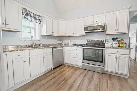 Kitchen - 38 Beech Grove Rd, Nancy, KY 42544 photo 3 of 3