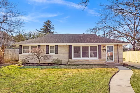 738 Della Dr, Lexington, KY 40504
