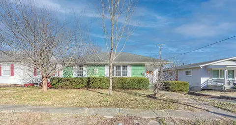 304 Creekview Dr, Paris, KY 40361