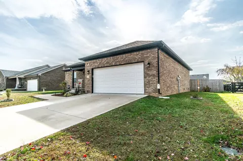 Exterior - 134 Commerce Dr, Berea, KY 40403 photo 3 of 13