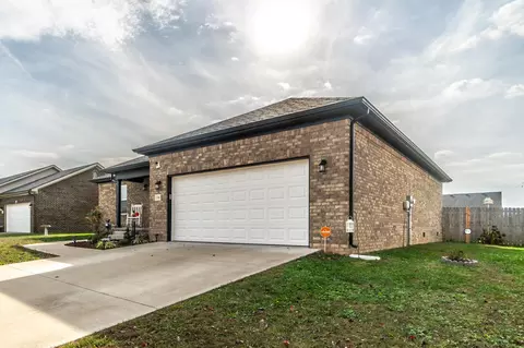 Exterior - 134 Commerce Dr, Berea, KY 40403 photo 5 of 13