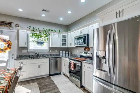 Kitchen - 134 Commerce Dr, Berea, KY 40403 photo 1 of 4