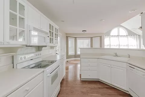 Kitchen - 445 Whippoorwill Dr, Burnside, KY 42519 photo 2 of 5