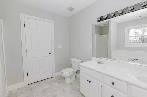 Bath - 445 Whippoorwill Dr, Burnside, KY 42519 photo 4 of 5