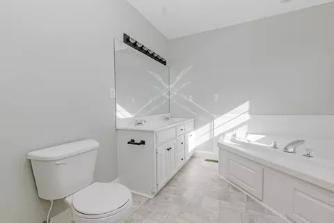 Bath - 445 Whippoorwill Dr, Burnside, KY 42519 photo 1 of 5
